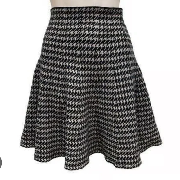 Max studio a-line fit and flare black and white grid skirt - Picture 3 of 3